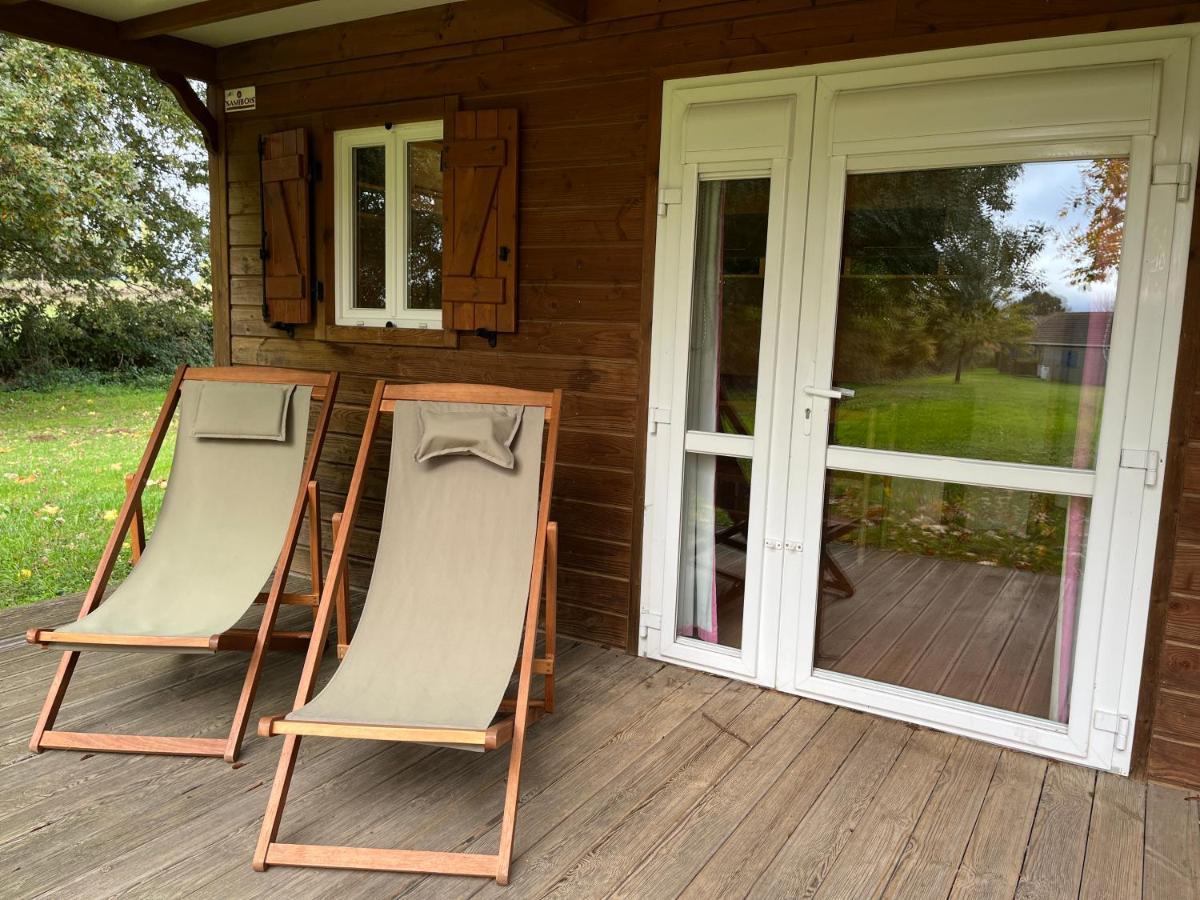 Les Maisonnettes Du Lac - Base De Loisirs Lavare 外观 照片