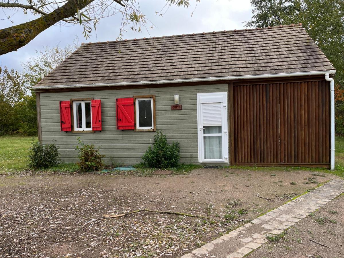 Les Maisonnettes Du Lac - Base De Loisirs Lavare 外观 照片